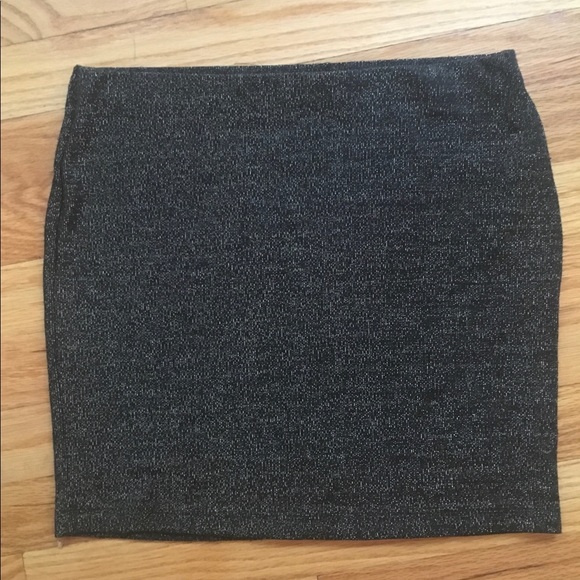 Forever 21 bodycon black skirt with gold - Picture 1 of 3